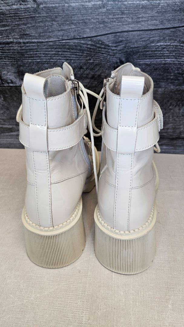 Django & Juliette Cream Patent leather ankle boots (37)