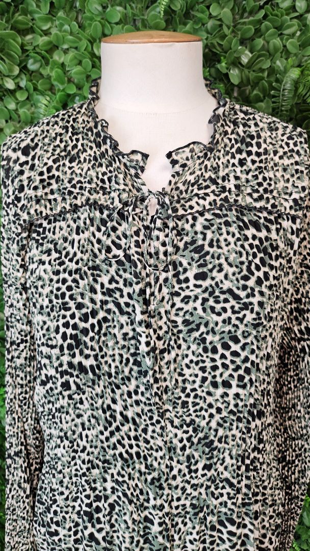 Lemon Tree Animal Print Shirred Blouse (10)