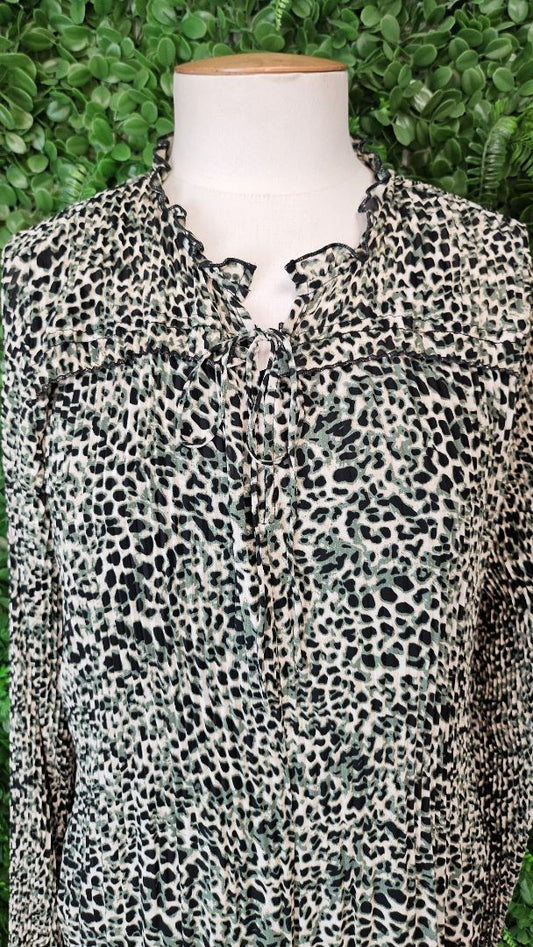 Lemon Tree Animal Print Shirred Blouse (10)