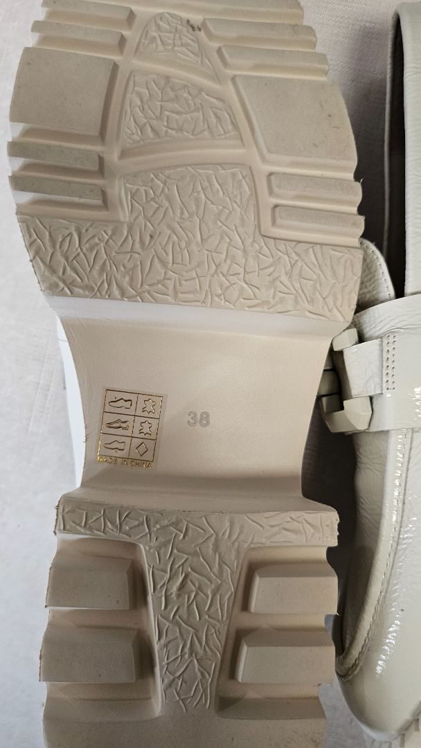 Charlie Rose Cream Charlotte Loafer NEW (38)