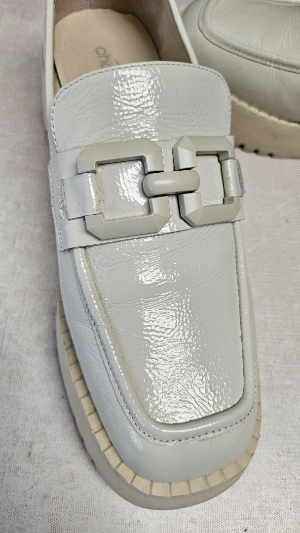 Charlie Rose Cream Charlotte Loafer NEW (38)