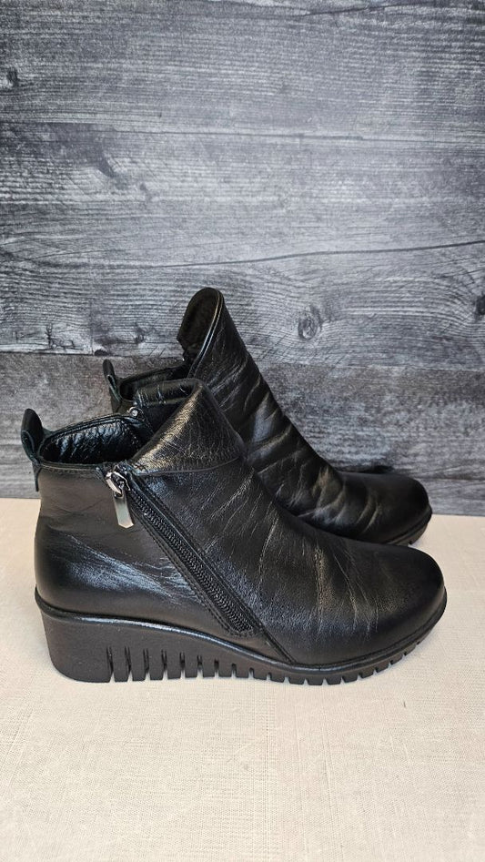 Sala Black Wedge Boot (37)