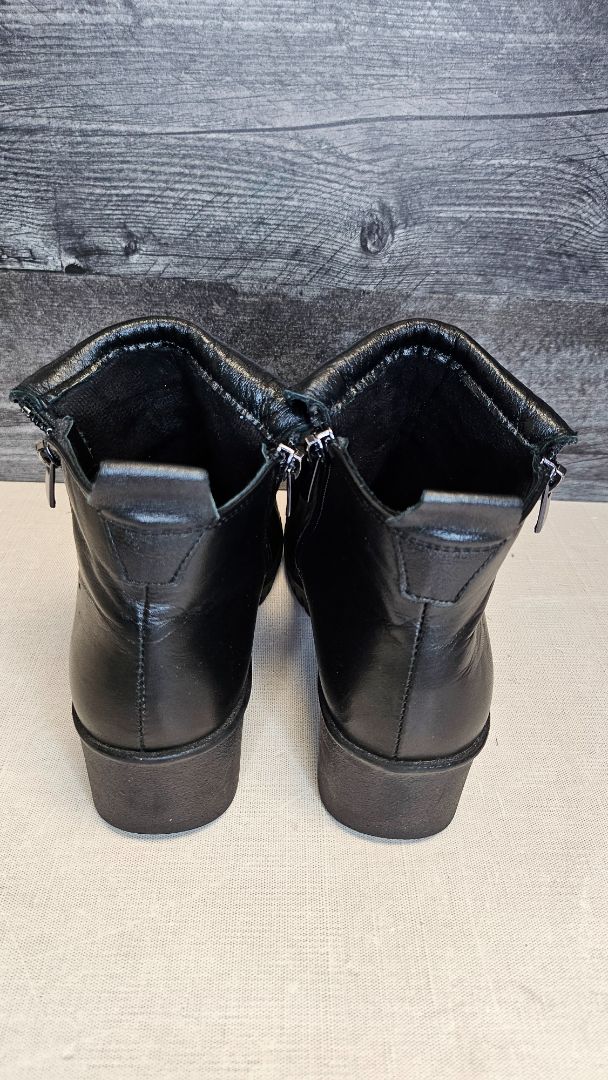 Sala Black Wedge Boot (37)