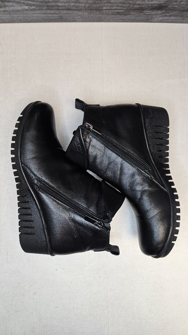 Sala Black Wedge Boot (37)