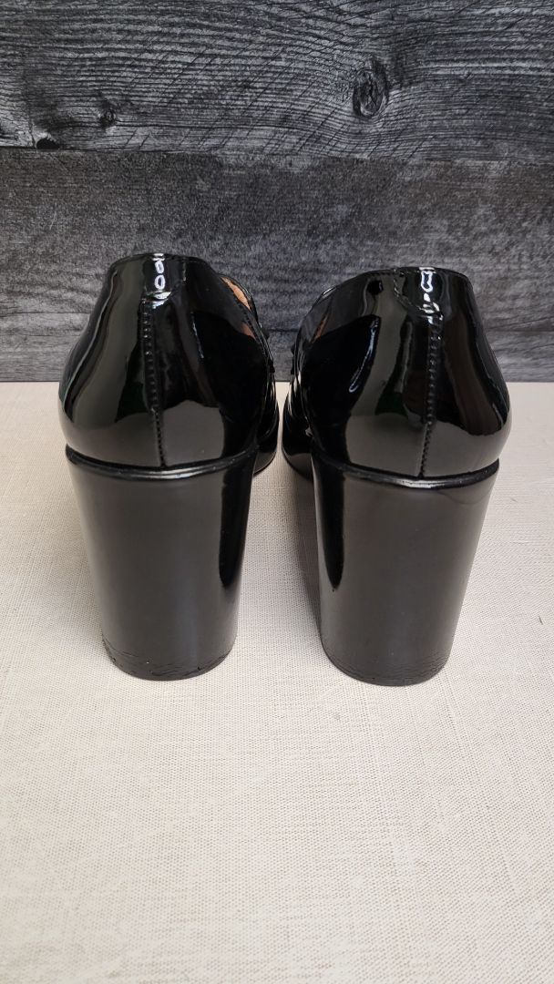 Robert Clergerie Black Patent Loafer Heel (39)
