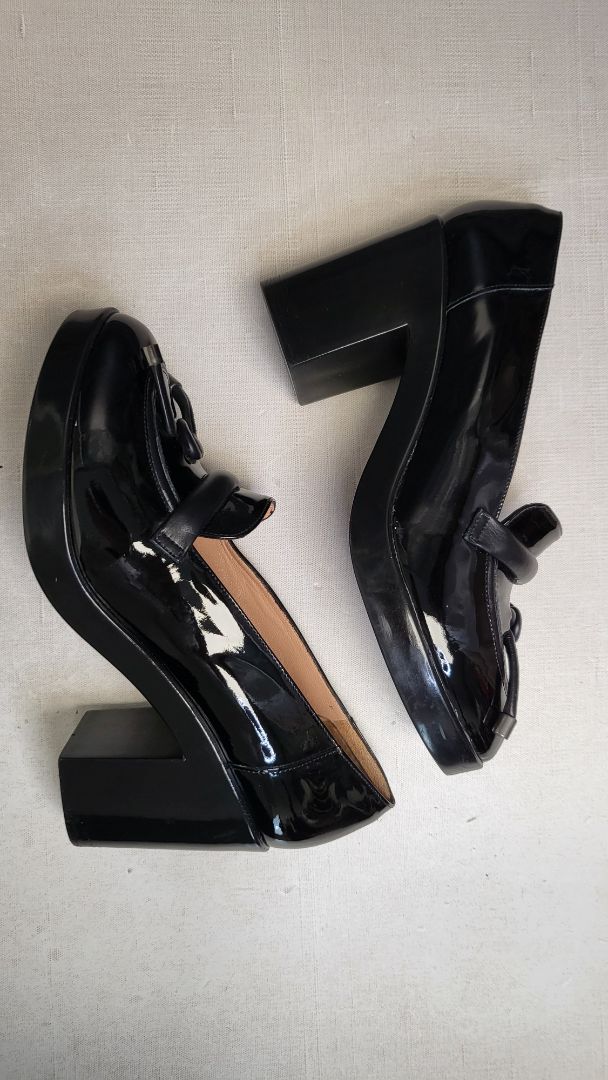 Robert Clergerie Black Patent Loafer Heel (39)