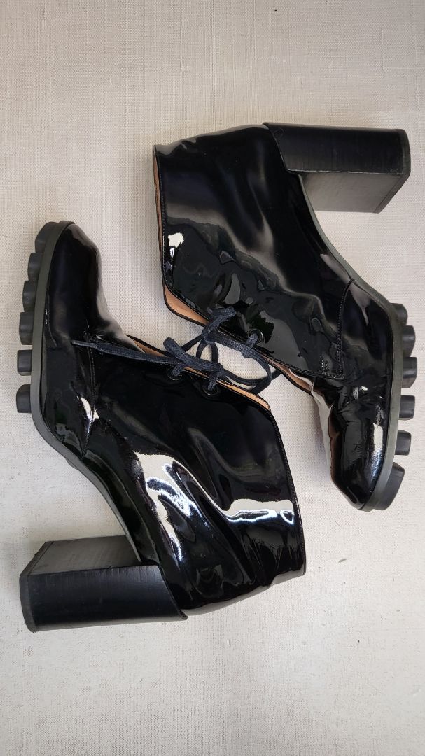 Robert Clergerie Black Patent Boot (40)