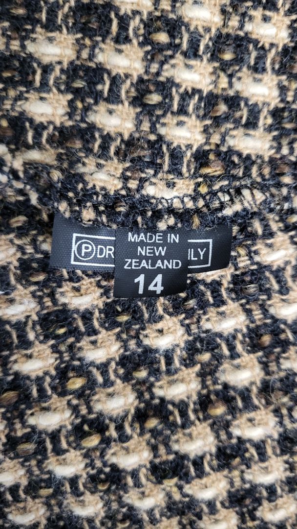 Carolyn Barker Brown Textured Jacket (14)