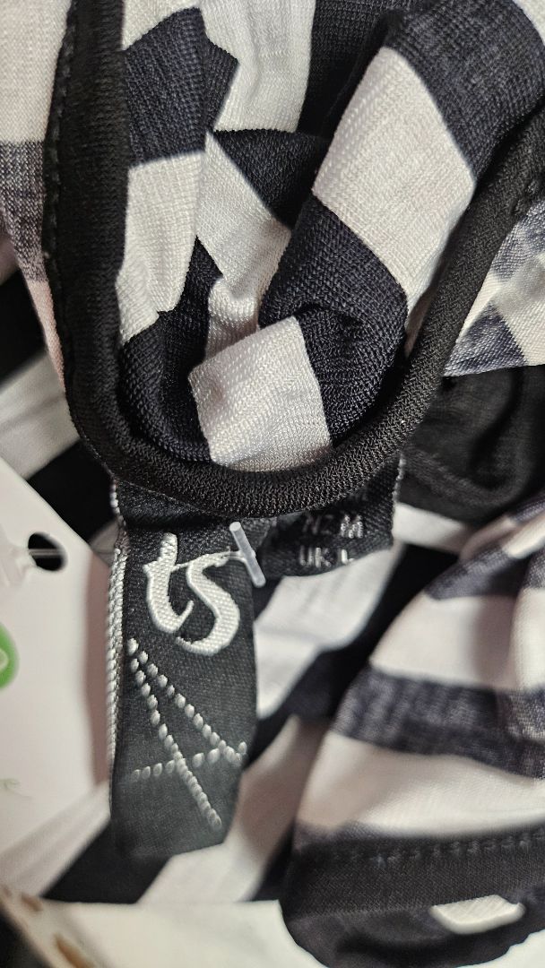 Ts Black/White Contrast Dress (18)