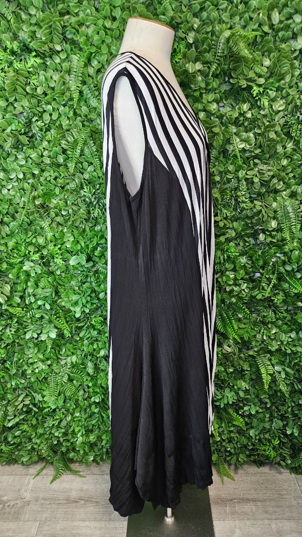 Ts Black/White Contrast Dress (18)