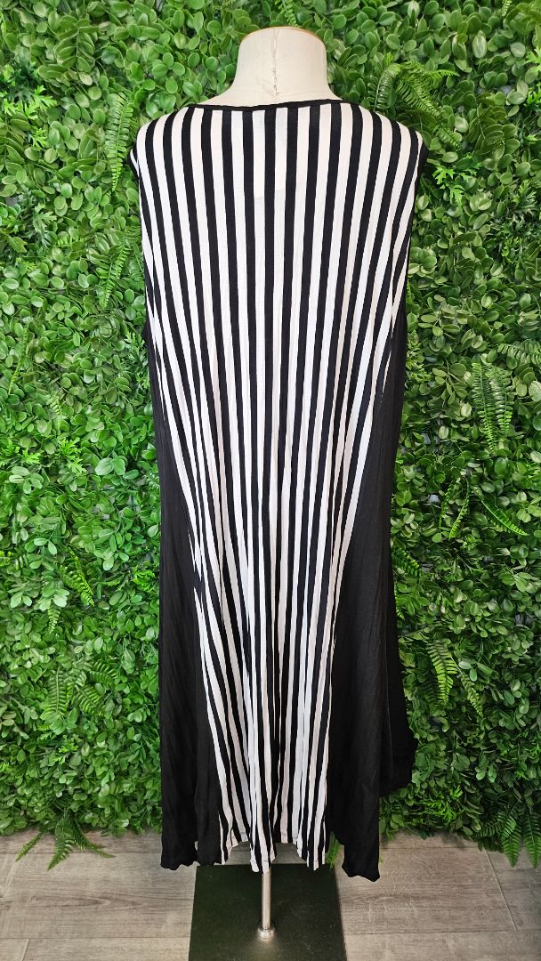 Ts Black/White Contrast Dress (18)