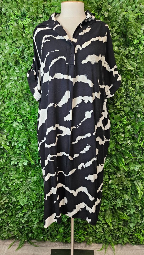 Willow Tree Black/White Shirt Dress (14-16)