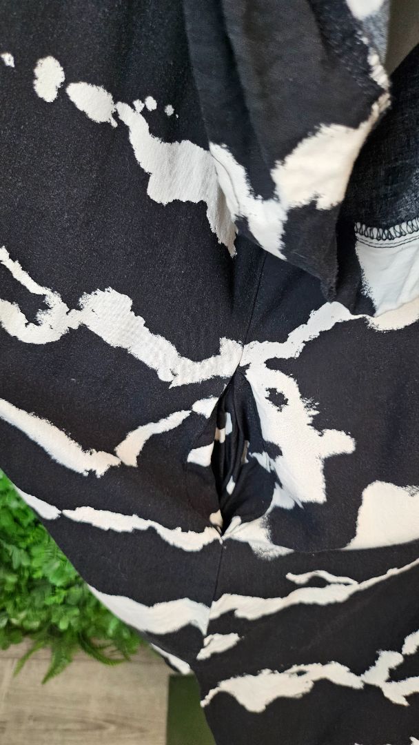 Willow Tree Black/White Shirt Dress (14-16)