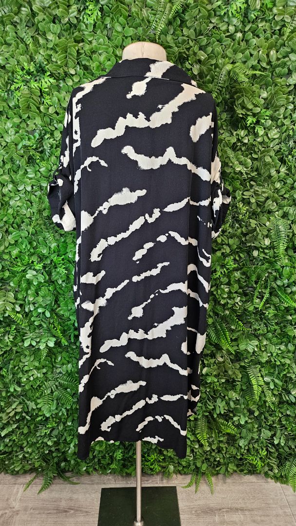 Willow Tree Black/White Shirt Dress (14-16)