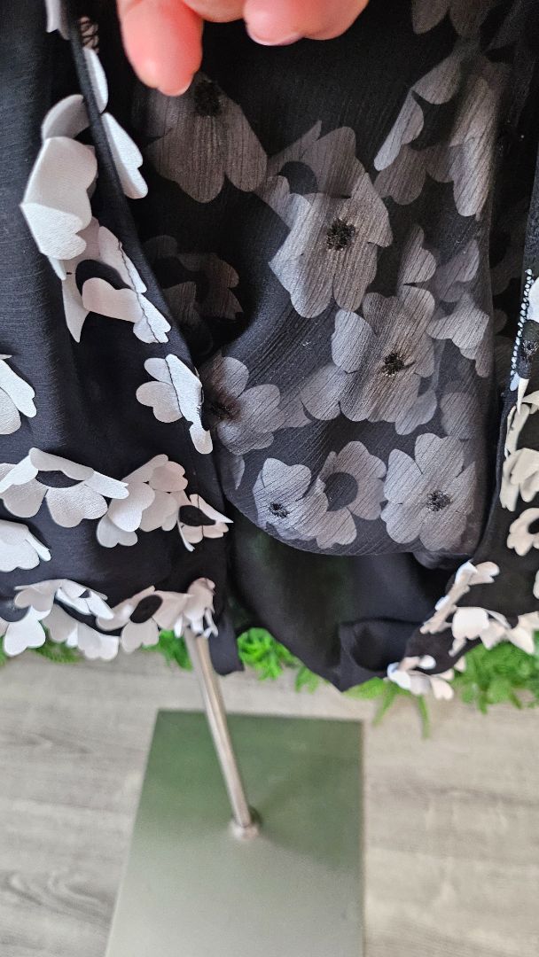 Lemon Tree Black/White 3D Flower Dress (14)