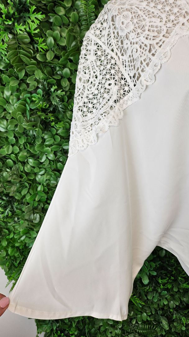 Halo & Hazard White Lace Yoke Top BNWT (14)
