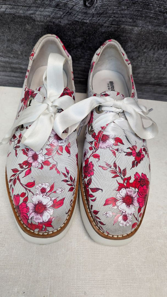 Bresley Floral Pronto Lace Up (39)