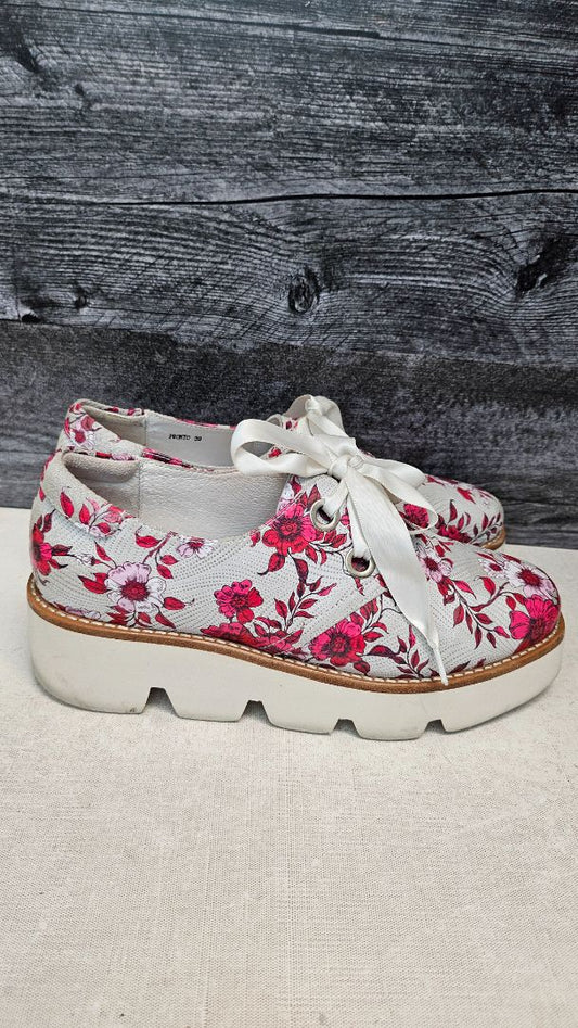 Bresley Floral Pronto Lace Up (39)