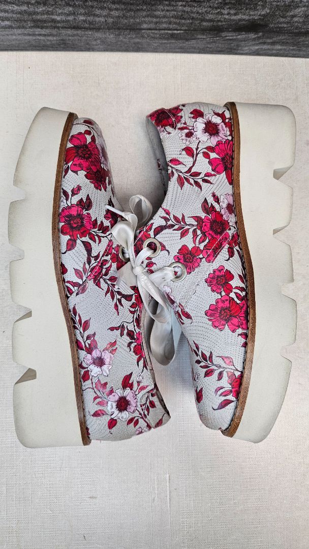 Bresley Floral Pronto Lace Up (39)