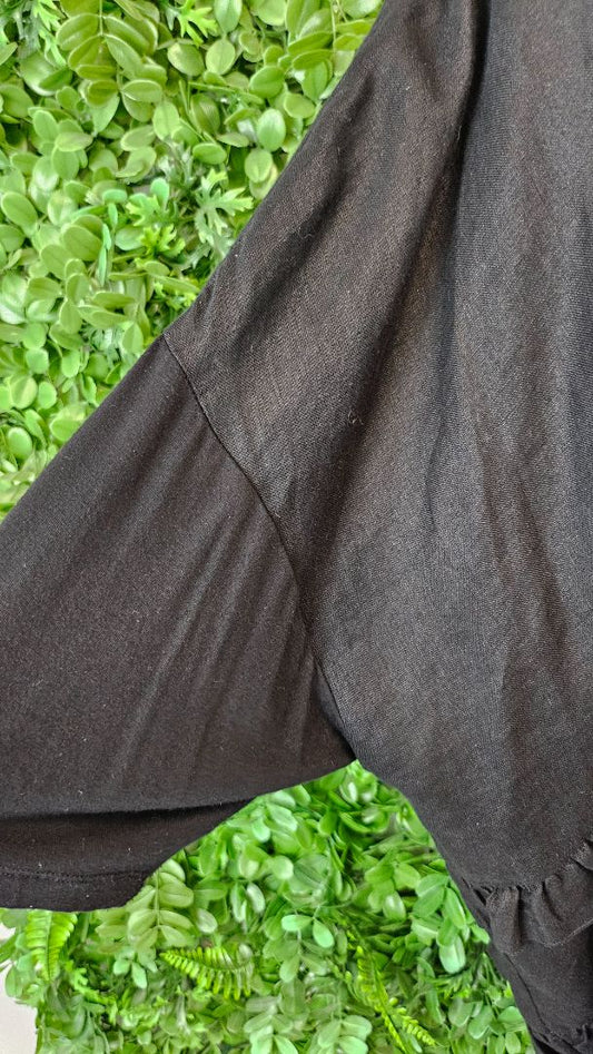 Ts Black Ruffle Linen Tee (18-20)