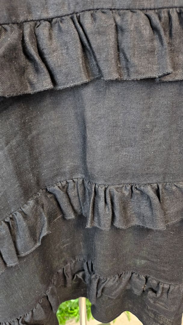 Ts Black Ruffle Linen Tee (18-20)