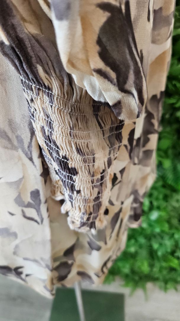 Fate + Becker Print Lightweight Top (12)