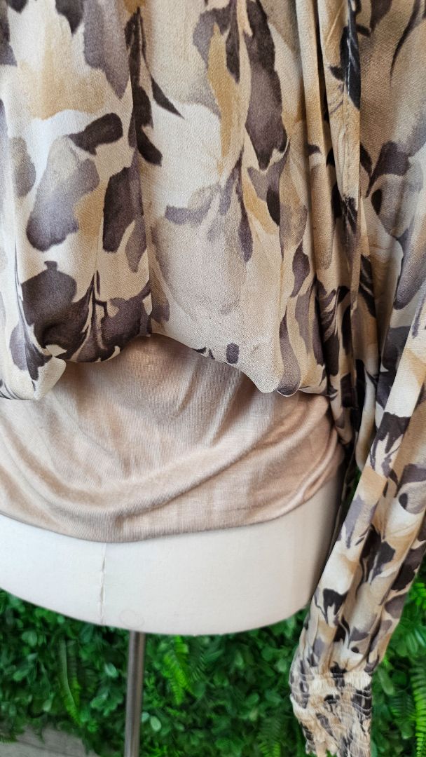 Fate + Becker Print Lightweight Top (12)