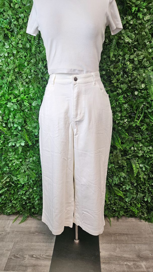 Betty Basics White Tabitha Crop Jean BNWT (14)