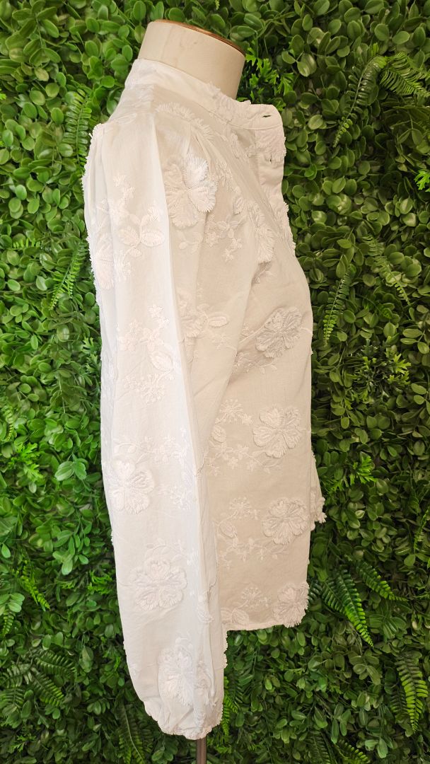 Stella + Gemma White Applique Top (8)