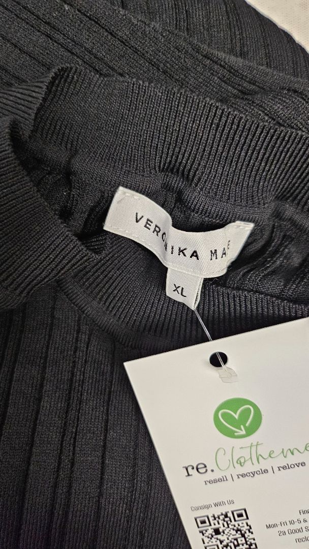 Veronika Maine Black Knit Top (16)