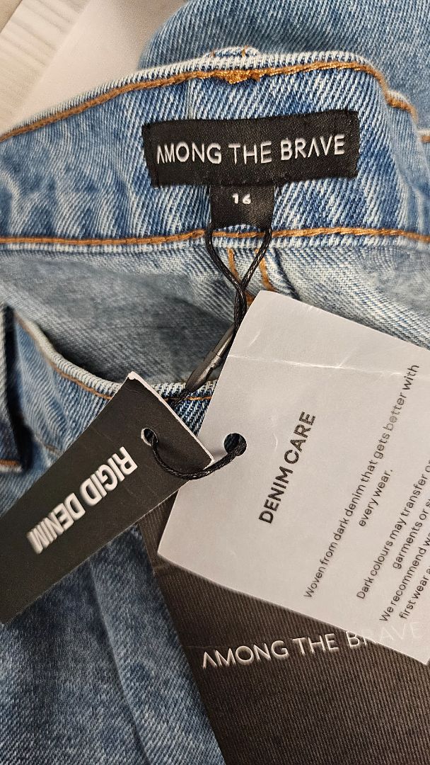 Among The Brave Mid Bue Graduate 90s Barrel Jeans BNWT (16)