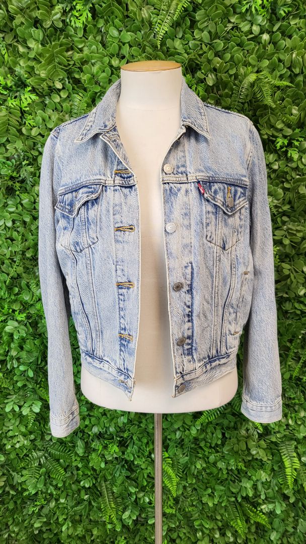 Levi Washed Denim Jacket (10)
