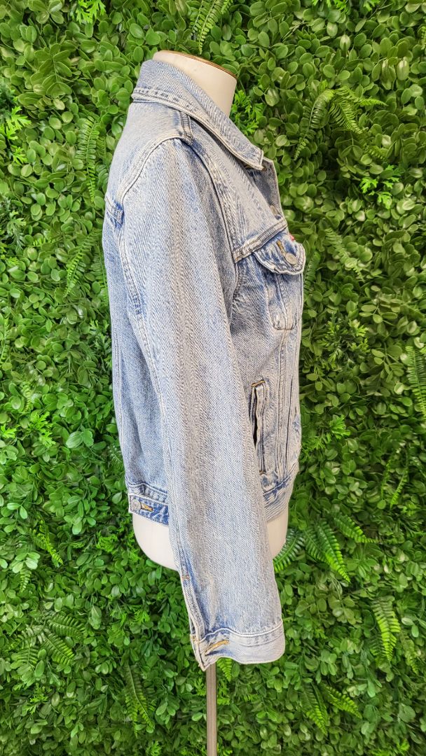 Levi Washed Denim Jacket (10)