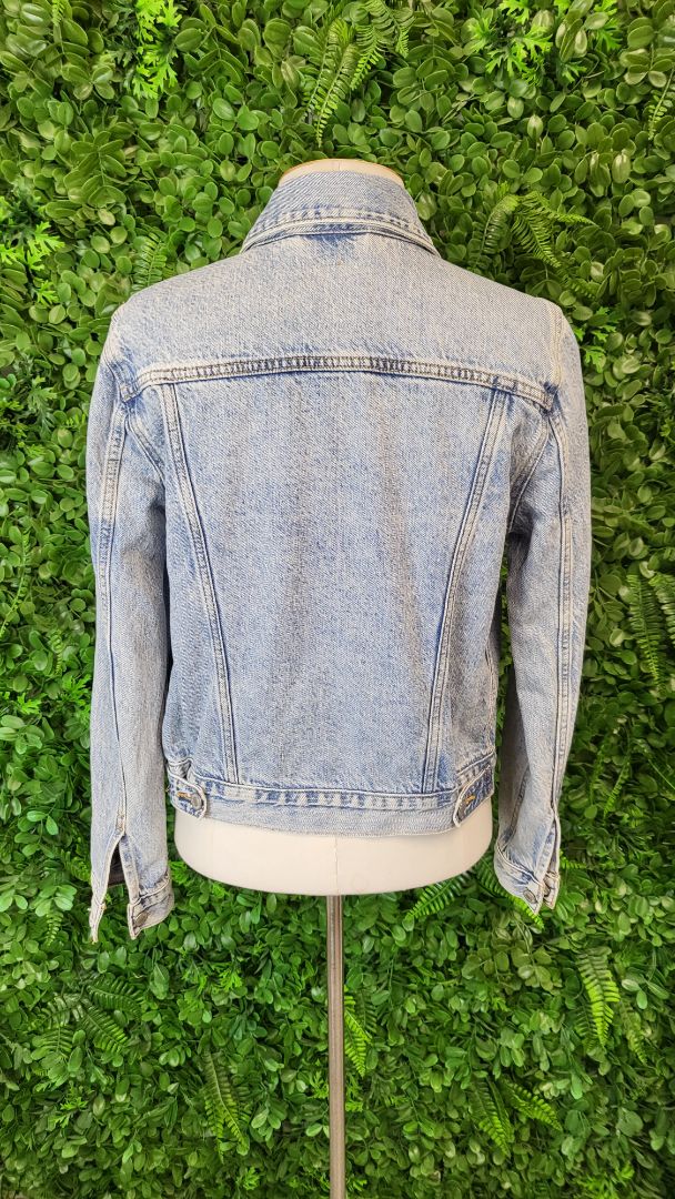 Levi Washed Denim Jacket (10)