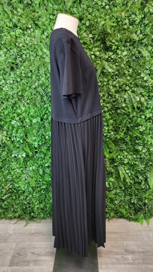 Decjuba Black Pleat Dress (12)