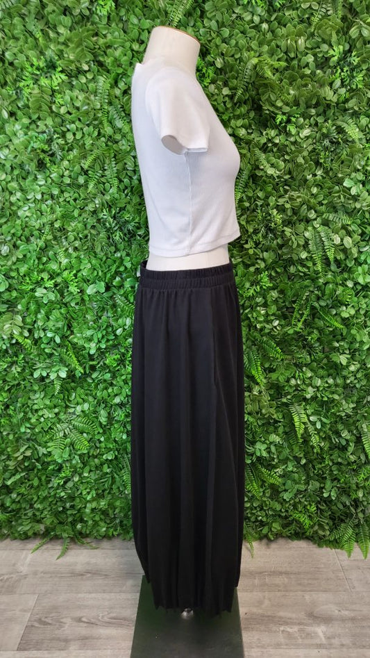 Tirelli Black Pleat Hem Skirt (12-14)