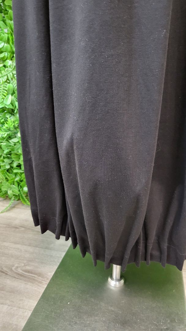 Tirelli Black Pleat Hem Skirt (12-14)
