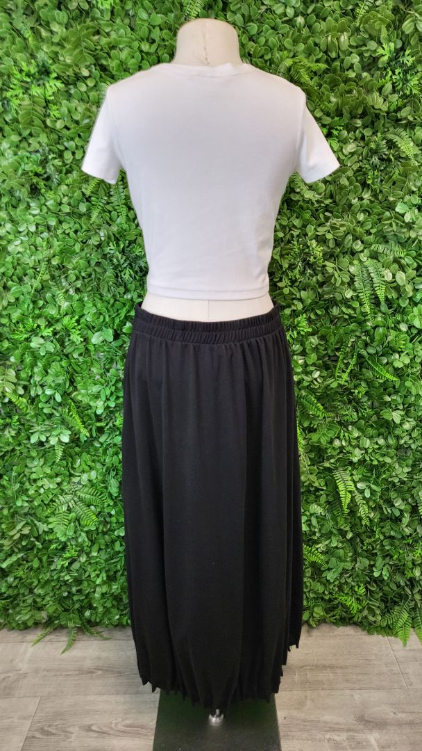 Tirelli Black Pleat Hem Skirt (12-14)