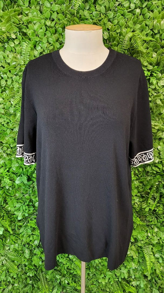 Decjuba Black Logo Top (16)