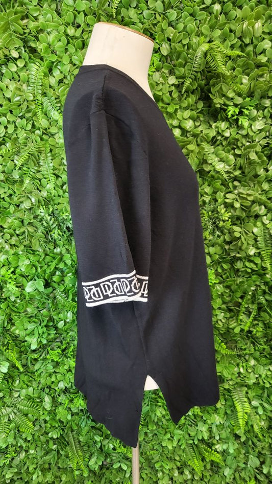 Decjuba Black Logo Top (16)