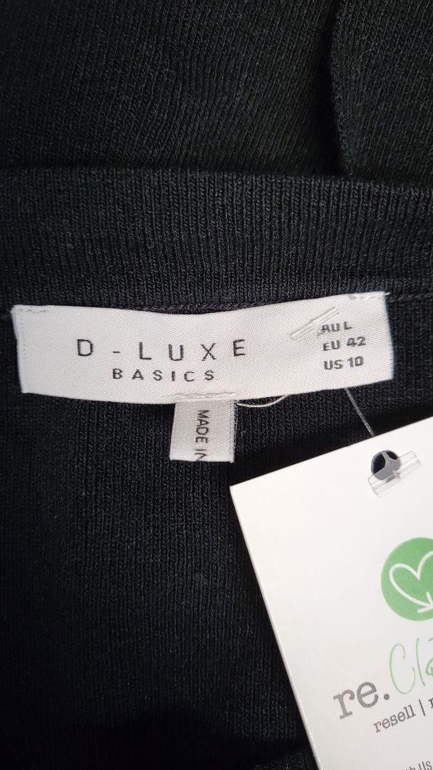 Decjuba Black Logo Top (16)