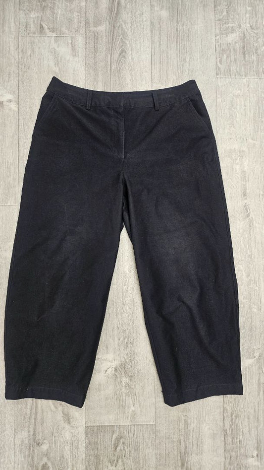 Max Black Barrel Leg (14)