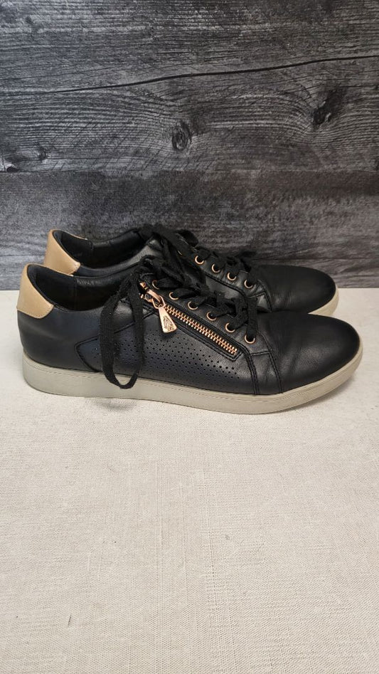 Puma Black Leather Kicks (38.5)