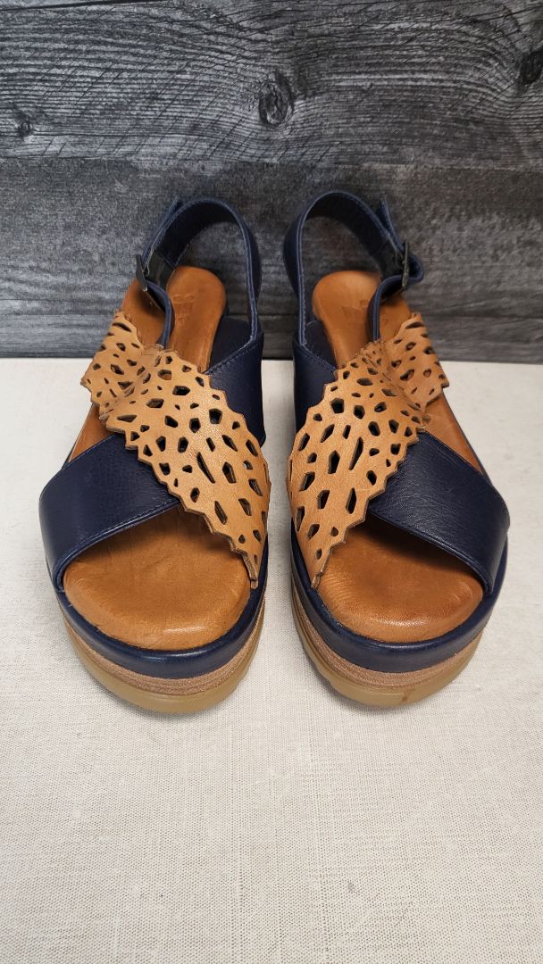 Nu By Neo Navy/Tan Platform Sandal (40)