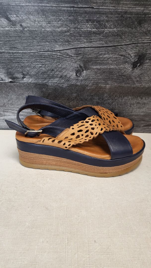 Nu By Neo Navy/Tan Platform Sandal (40)