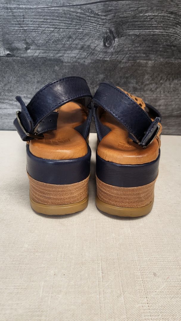 Nu By Neo Navy/Tan Platform Sandal (40)
