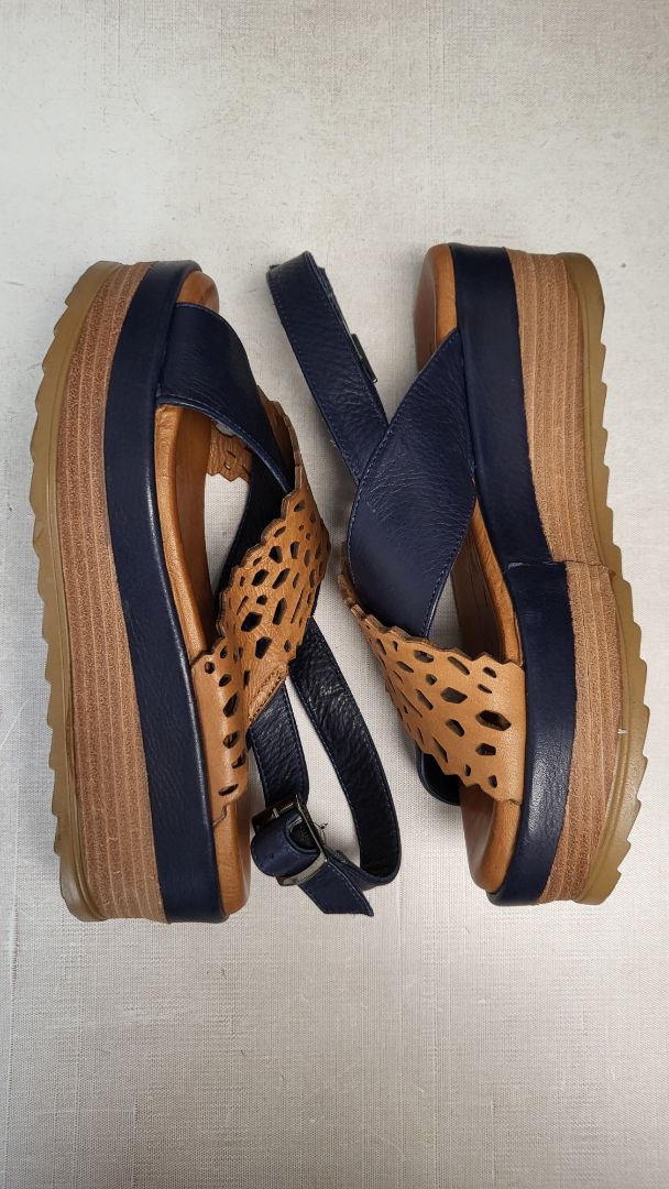 Nu By Neo Navy/Tan Platform Sandal (40)