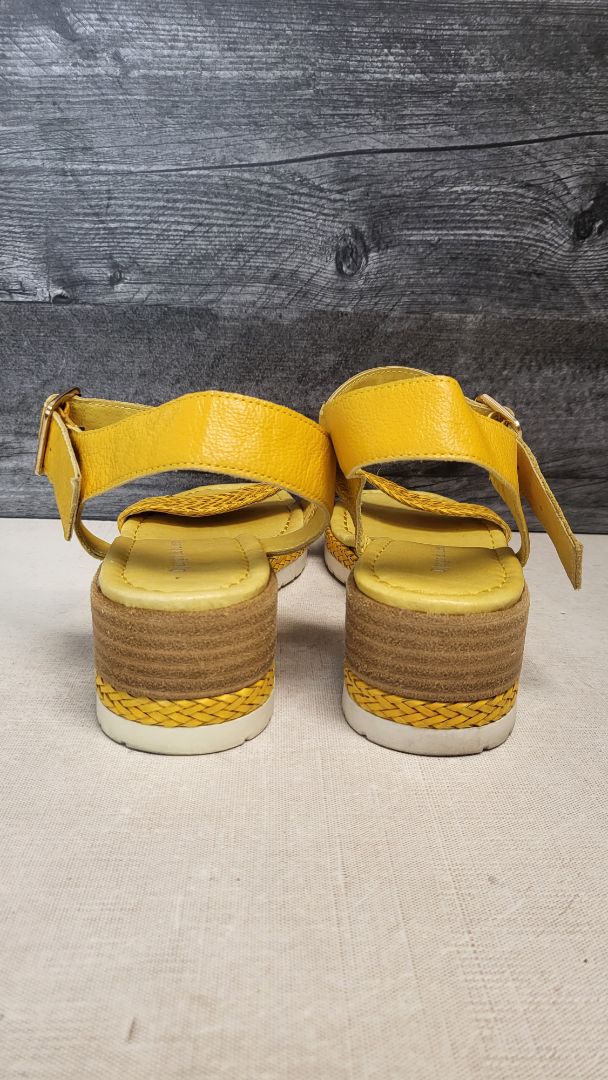 Django & Juliette Yellow Weaved Imari Sandal (41)