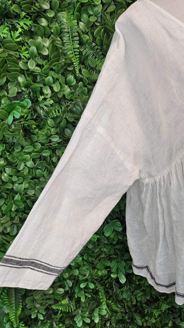 Meg By Design Off White Linen Top (OSFM)