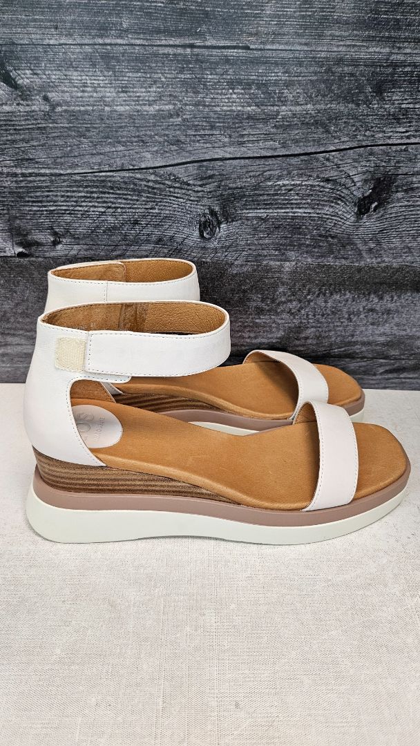 EOS Cream Strap Wedge Sandal NEW (41)